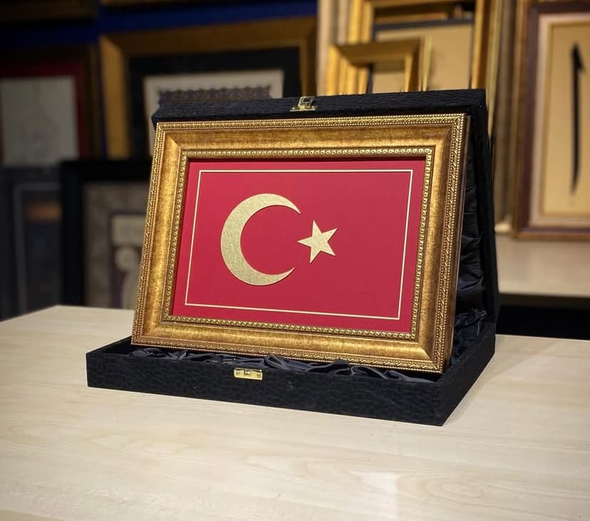 Altın Yaldız Ayyıldız kabartma ( Kadife kutulu)